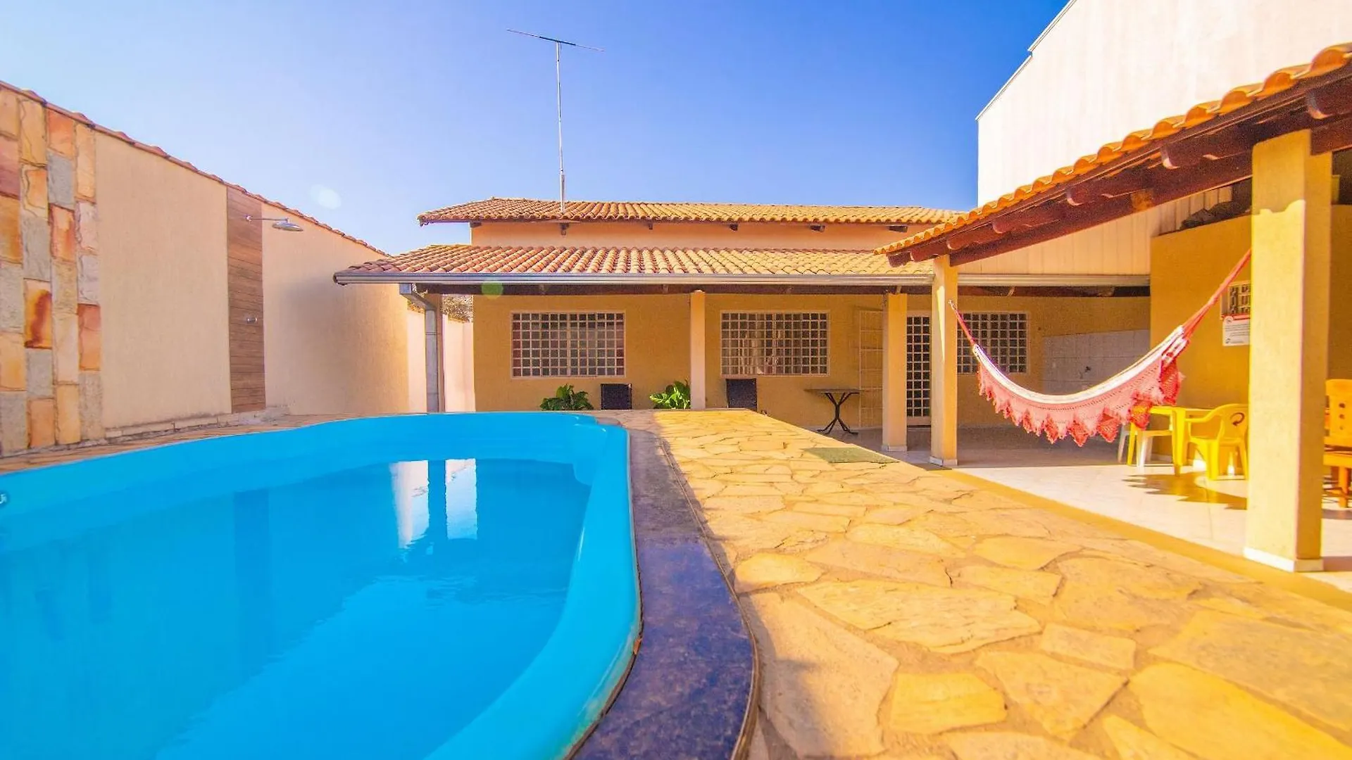 Villa Casa Charmosa Com Piscina E Localizacao Incrivel à Caldas Novas