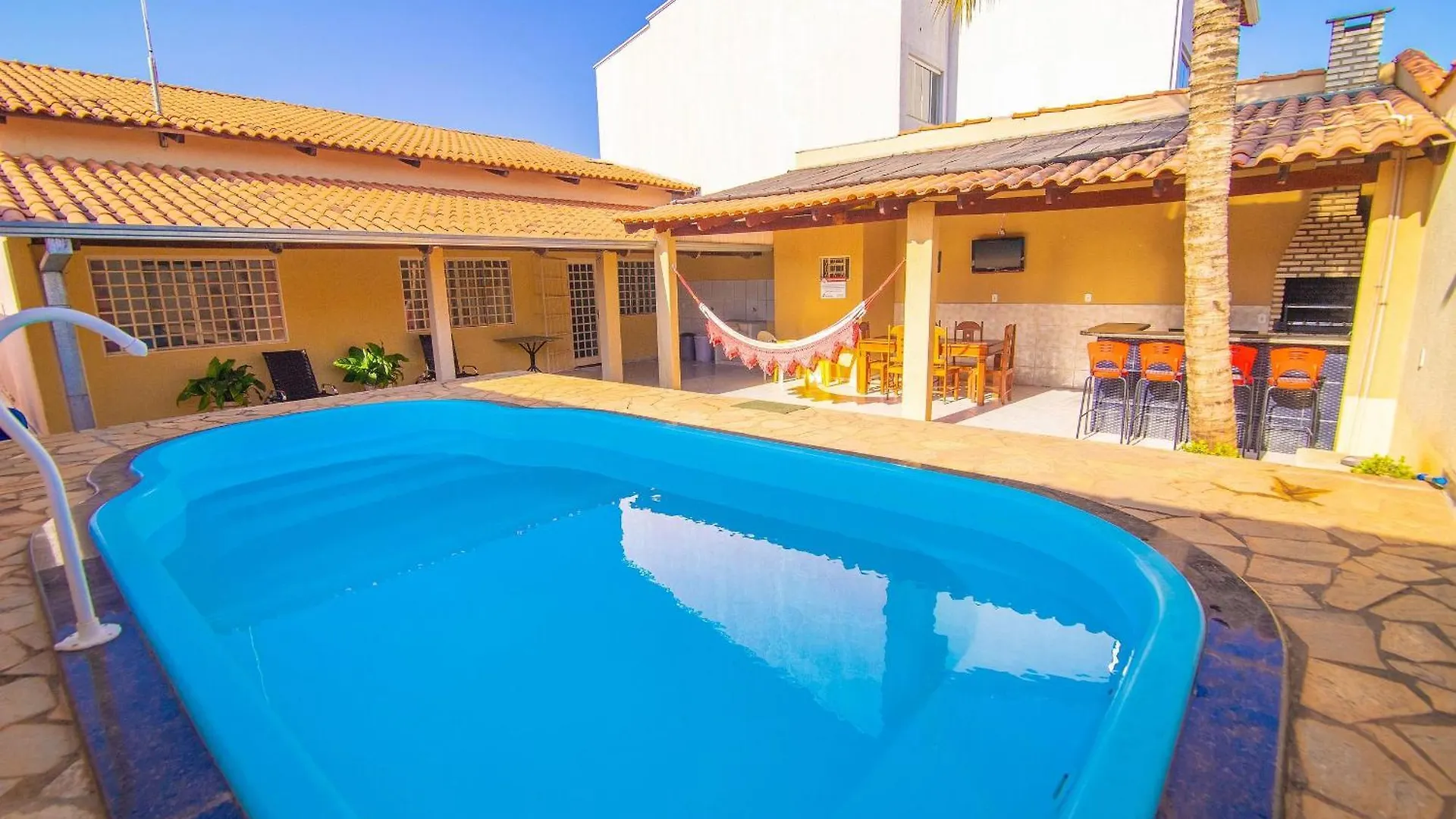 Villa Casa Charmosa Com Piscina E Localizacao Incrivel à Caldas Novas