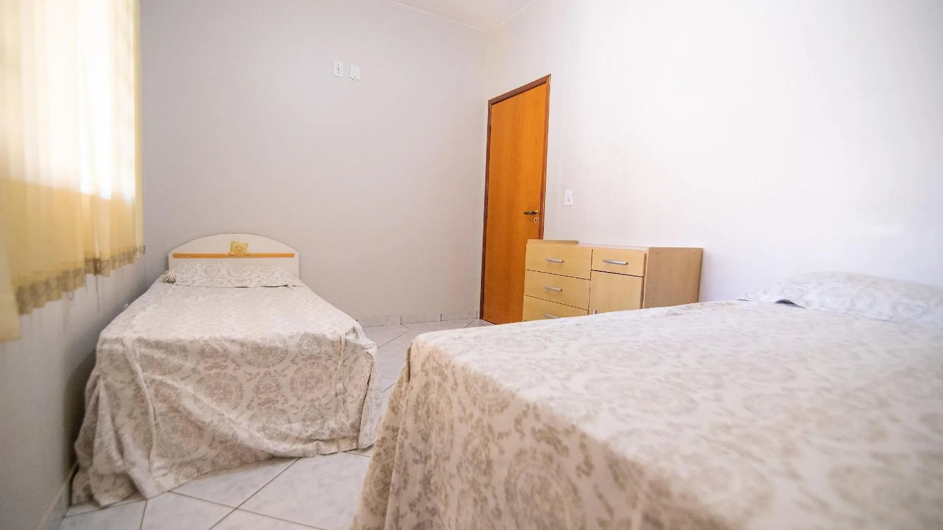 Villa Casa Charmosa Com Piscina E Localizacao Incrivel à Caldas Novas