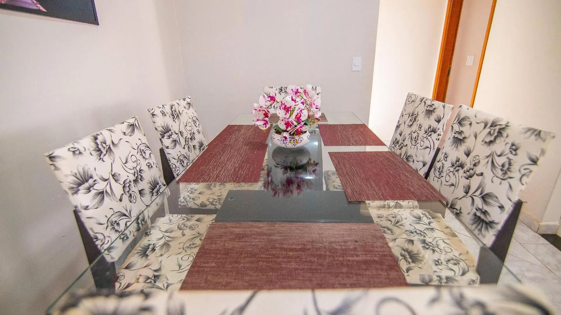 Villa Casa Charmosa Com Piscina E Localizacao Incrivel à Caldas Novas